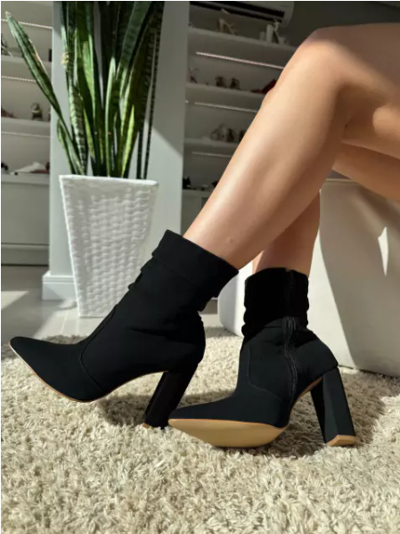 Bota Cano Curto Enrugadinha Nobuck Preto
